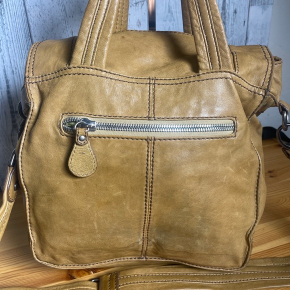 Lockheart Boho Tan Leather Button Bag - Picture 3 of 16